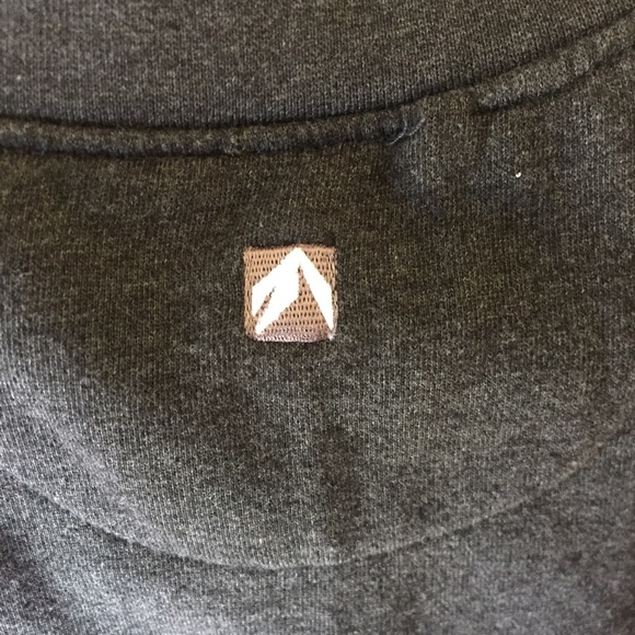 Outfitters Trading Co. Sweater  Small - Picture 6 of 6